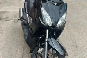 Yamaha Xmax 125