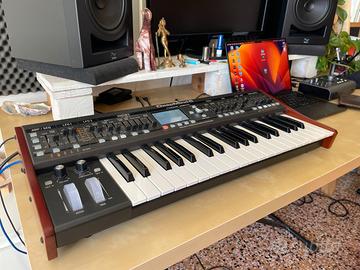 Behringer Deepmind 6