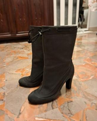 Stivaletto nero impermeabile con tacco numero 39