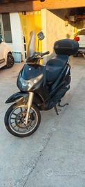 Piaggio Beverly 250