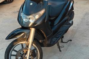 Piaggio Beverly 250