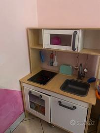 Cucina giocattolo