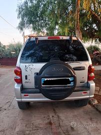 JEEP Cherokee - 2004