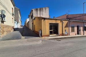 Casa indipendente con possibilità sopraelevazione