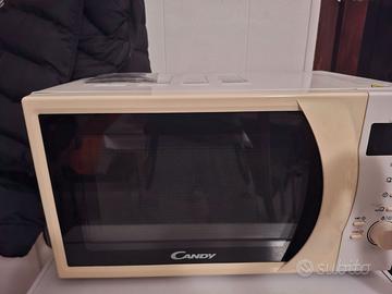 Forno microonde utilizzato pochissimo