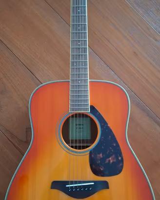 Yamaha FG820 + accessori 