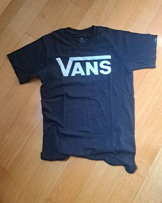 T-shirt nera VANS + Converse
