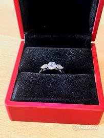 Anello oro bianco con diamanti