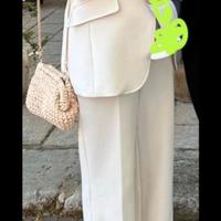 Tailleur monopetto pantalone gamba dritta in tessu