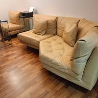 Divano chiaro in pelle classe A