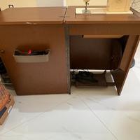 Macchina da cucire con mobile singer