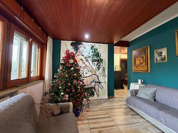 PORZIONE DI BIFAMILIARE A GRAGNANO