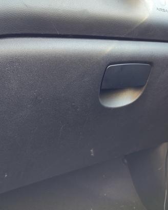 Cassetto portaoggetti HYUNDAI I20 del 2011