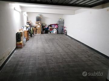 3 vani con ampio garage