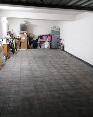 3 vani con ampio garage