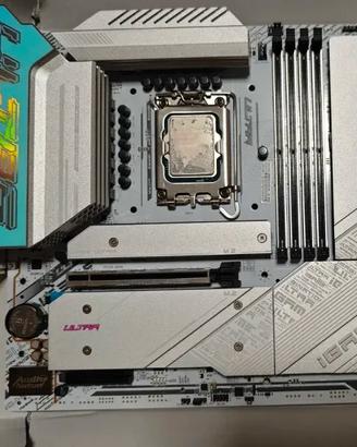 Intel i5-12600KF + Scheda Madre B760M BTF Bianca