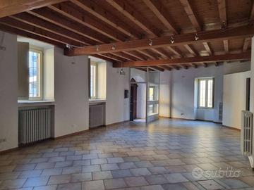 LOCALE COMMERCIALE A MAPELLO