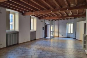 LOCALE COMMERCIALE A MAPELLO