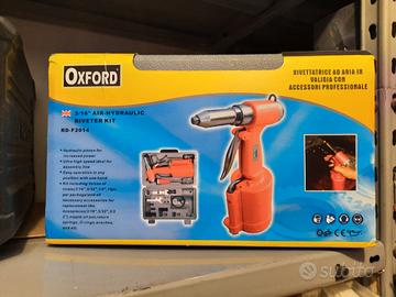 Rivettatrice ad aria e mini sega circolare ricaric