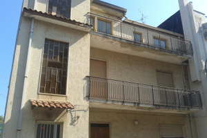 Edificio 2 piani via Miroddi Giammoro