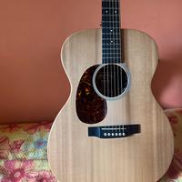 Chitarra acustica mancina