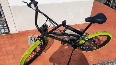 BMX praticamente nuova