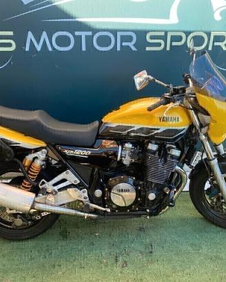 Yamaha XJR 1200