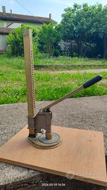 tappatrice per bottiglie