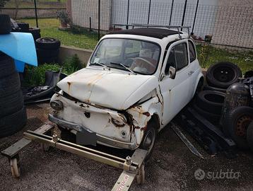 vettura cinquecento incidentata