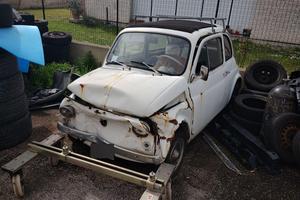 vettura cinquecento incidentata