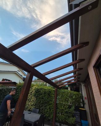 Tettoia in legno