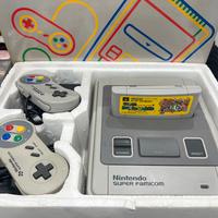 Super Nintendo giapponese completa in scatola