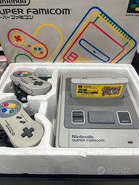 Super Nintendo giapponese completa in scatola