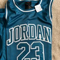 Completo Jordan blu