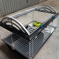 Gabbia per conigli e trasportino.