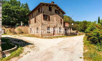 Casa indipendenti con piscina, giardino e panorama