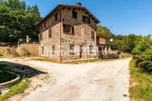 Casa indipendenti con piscina, giardino e panorama