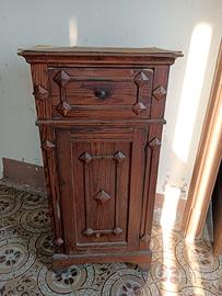 comodino antico 