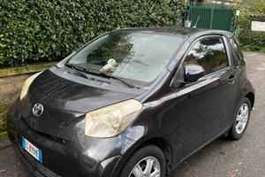 Toyota iq interni in pelle