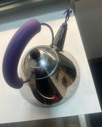 Alessi bollitore 3909 in acciaio di Michael Gravev
