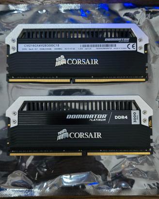 DDR4 Corsair Dominator 16GB