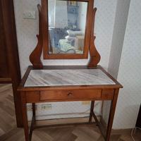 Toeletta in legno vintage con piano in marmo