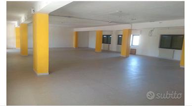 Locale commerciale, magazzino, ufficio ecc ecc