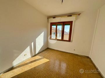 4 LOCALI A DEIVA MARINA