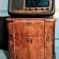 Mobile bar con radio primi 900