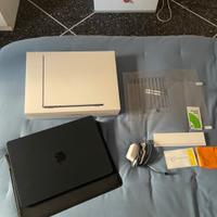 MacBook Air M3 13.6" (256GB / 8GB RAM)