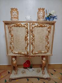 Mobile anticho stile barocco
