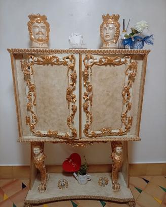 Mobile anticho stile barocco