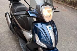 Piaggio Beverly 350 Sport Touring