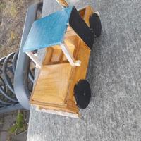 simpatica creazione in legno